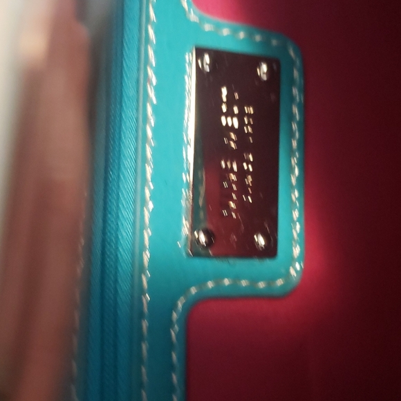 💙Nine West Clutch - Picture 8 of 9